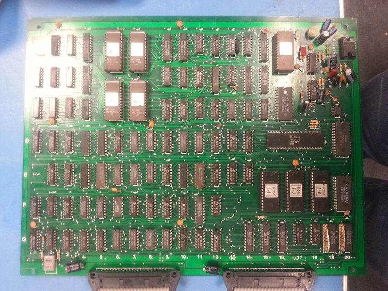 An overview of the audio & sprites board just before the repair.